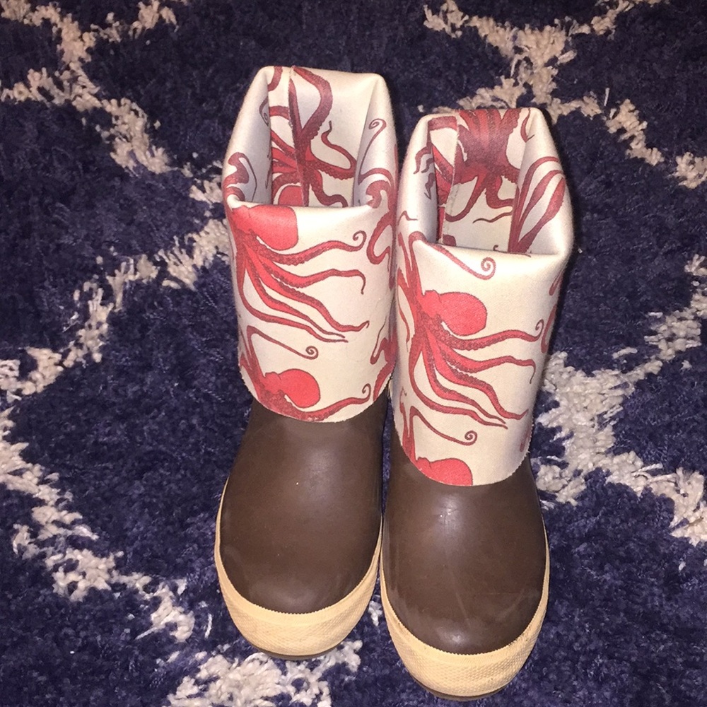 Xtratuf salmon sisters rain boots women’s 6